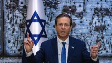 رئيس إسرائيل: نأمل أن يكون هناك تغيير للنظام الإيراني.. ونراقب بحذر التطورات السورية رئيس إسرائيل: نأمل أن يكون هناك تغيير للنظام الإيراني.. ونراقب بحذر التطورات السورية