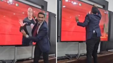 قبل رأس حسام حسن.. احتفال مختلف من محمد سعدون الكواري بفوز مصر