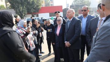  قفلوا باب المدرسة قدامه .. إغلاق لجنة إعدادية بشبرا أثناء جولة محافظ القاهرة