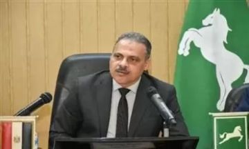 محافظ الشرقية يجري حركة تنقلات بين قيادات الإدارات التعليمية