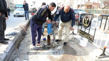 محافظ الشرقية يطمئن على أعمال إصلاح الهبوط المحدود بالبلاطة العلوية بكوبري الصاغة بالزقازيق