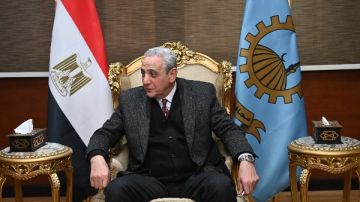 محافظ الغربية: لا تهاون ولا تسيير لأي مركبة غير مسجلة .. ضبط وتنظيم حركة التوك توك محافظ الغربية: لا تهاون ولا تسيير لأي مركبة غير مسجلة .. ضبط وتنظيم حركة التوك توك