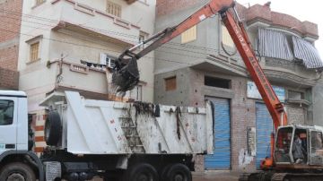 محافظ كفر الشيخ: دعم منظومة النظافة ببرج مغيزل وتطهير ترعة الرشيدية