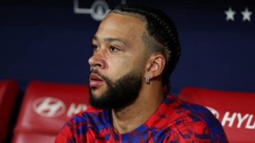 ممفيس ديباي يشعل صراع الأندية الإماراتية على ضمه