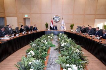 وزير الصناعة والنقل يبحث مع تويوتا زيادة الاستثمارات في تصنيع السيارات بمصر