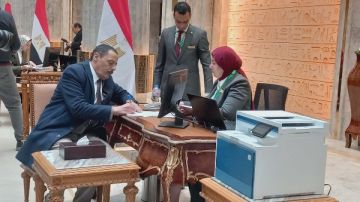 أعضاء النواب يستخرجون الكارنيهات من مقر البرلمان بالعاصمة الجديدة صور أعضاء النواب يستخرجون الكارنيهات من مقر البرلمان بالعاصمة الجديدة صور