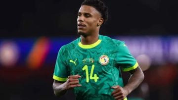 اتهامات صادمة.. لاعب سنغالي يلمح إلى تسمم 3 من زملائه قبل نهائي أمم أفريقيا