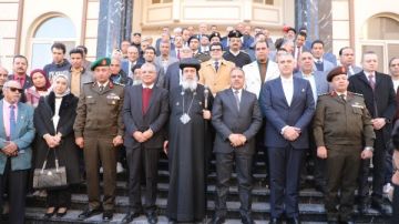 محافظ الشرقية يزور مطرانية فاقوس لتهنئة المسيحيين بعيد الميلاد محافظ الشرقية يزور مطرانية فاقوس لتهنئة المسيحيين بعيد الميلاد