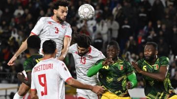 منتخبا تونس ومالي يتجهان للأشواط الإضافية لحسم التأهل لربع نهائي أمم إفريقيا منتخبا تونس ومالي يتجهان للأشواط الإضافية لحسم التأهل لربع نهائي أمم إفريقيا