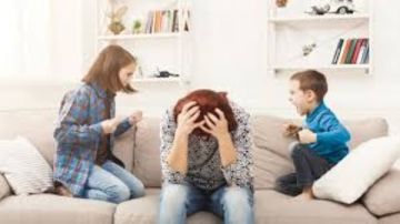 هل المقارنة بين الإخوة تدمر نفسية الطفل؟.. ماذا يقول علم النفس