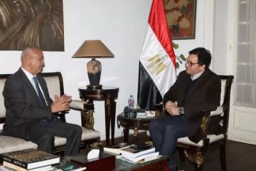 وزير الثقافة يستقبل النائب مصطفى بكري ويثمن تجربة فرقة أناكوندا المسرحية بقنا كنموذج مضيء لإبداع الأقاليم وزير الثقافة يستقبل النائب مصطفى بكري ويثمن تجربة فرقة أناكوندا المسرحية بقنا كنموذج مضيء لإبداع الأقاليم