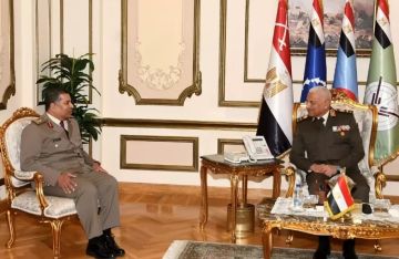 وزير الدفاع يلتقي وفدا من الاتحاد العربي للرياضة العسكرية