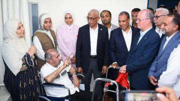 وفد بريطاني يزور مستشفى العريش العام برفقة محافظ شمال سيناء وفد بريطاني يزور مستشفى العريش العام برفقة محافظ شمال سيناء