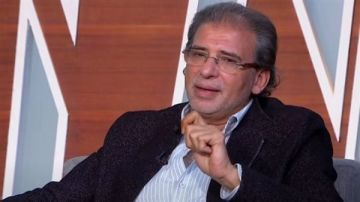 خالد يوسف: الإخوان تآمروا على الثورة لتحقيق أهدافهم.. ولن أندم على مشاركتي في 25 يناير