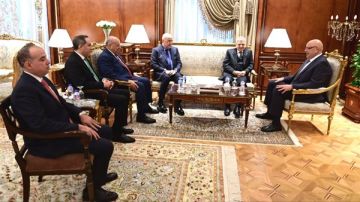 رئيس النواب يشيد بدور هيئة قناة السويس في دعم الاقتصاد الوطني رئيس النواب يشيد بدور هيئة قناة السويس في دعم الاقتصاد الوطني