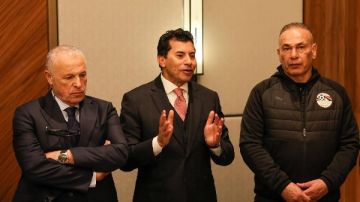 رسالة من الرئيس السيسي.. وزير الرياضة وأبو ريدة يجتمعان بلاعبي منتخب مصر