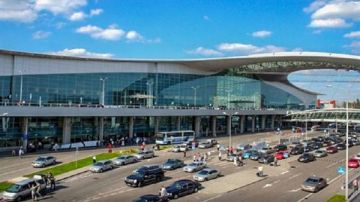 طرح 11 مطارا للقطاع الخاص.. وزير الطيران يكشف حقيقة بيع الأصول فيديو