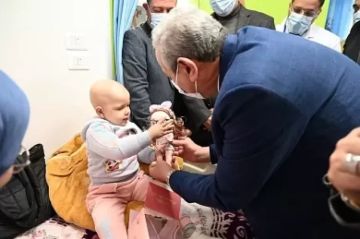 محافظ الغربية يزور معهد أورام طنطا ويوزع هدايا على الأطفال محافظ الغربية يزور معهد أورام طنطا ويوزع هدايا على الأطفال