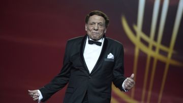 نجل عادل إمام ينشر صورة نادرة لوالده ويعلق: الزعيم أحلى حاجة جت في التاريخ نجل عادل إمام ينشر صورة نادرة لوالده ويعلق: الزعيم أحلى حاجة جت في التاريخ