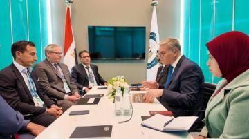 وزير البترول يبحث التعاون في قطاع التعدين مع شركات كندية وأسترالية وزير البترول يبحث التعاون في قطاع التعدين مع شركات كندية وأسترالية