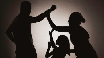 استشاري طب شرعي: العنف الأسري لا يقتصر على النساء فقط.. فيديو استشاري طب شرعي: العنف الأسري لا يقتصر على النساء فقط.. فيديو