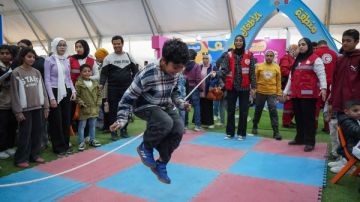 الهلال الأحمر يواصل فعالياته الإنسانية والتوعوية في معرض الكتاب