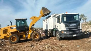 بعد شكاوى المواطنين..حملة نظافة مكبرة بالعنانية بدمياط بعد شكاوى المواطنين..حملة نظافة مكبرة بالعنانية بدمياط