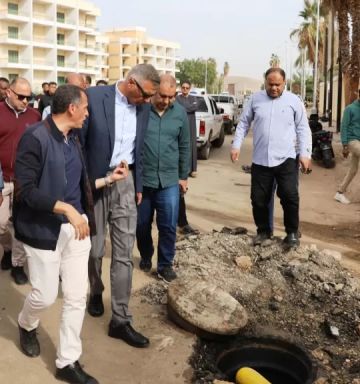 محافظ أسوان يوجه بتنفيذ إجراءات عاجلة لحل مشكلة تراكم المياه الجوفية بمنطقة الكرور محافظ أسوان يوجه بتنفيذ إجراءات عاجلة لحل مشكلة تراكم المياه الجوفية بمنطقة الكرور