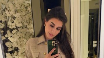 ياسمين صبري تخطف الأنظار بجيب قصيرة فوق الركبة ياسمين صبري تخطف الأنظار بجيب قصيرة فوق الركبة