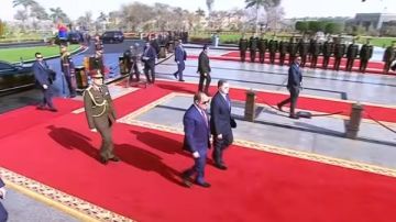 الرئيس السيسي يصل إلى الأكاديمية لحضور الاحتفال بعيد الشرطة الـ74