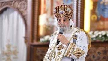 البابا تواضروس يستقبل الأساقفة والكهنة بالكاتدرائية المرقسية للتهنئة بعيد الميلاد