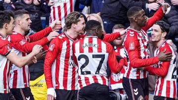 بركلات الترجيح.. سندرلاند يتخطى إيفرتون في كأس الاتحاد الإنجليزي