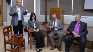 رئيس الطائفة الإنجيلية يلتقي قسوس مجمع القاهرة وزوجاتهم بمدرسة نيو رمسيس
