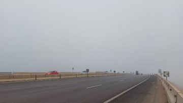 شبورة مائية كثيفة على الطرق السريعة بالقليوبية وتحذيرات للسائقين.. صور