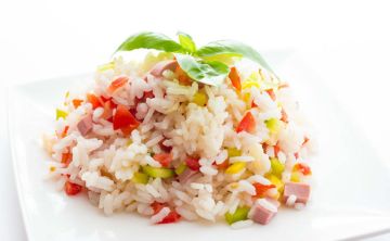 مغذية ولذيذة طريقة عمل الأرز بالسجق والخضار