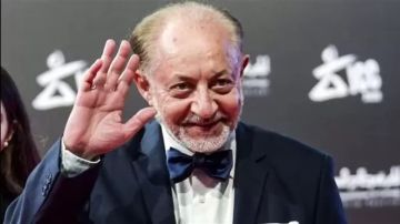 نقل الفنان عبد العزيز مخيون إلى المستشفى