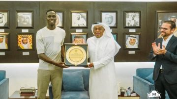 الأهلي السعودي يحتفي بالسنغالي إدوارد ميندي بعد فوزه بأمم أفريقيا