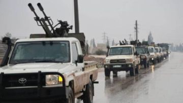 توجه دبابات وناقلات جند وعربات مصفحة إلى مدينة دير حافر بريف حلب الشرقي