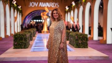 سعره يقترب من 805 آلاف جنيه.. شاهد فستان يسرا الذهبي في Joy Award سعره يقترب من 805 آلاف جنيه.. شاهد فستان يسرا الذهبي في Joy Award