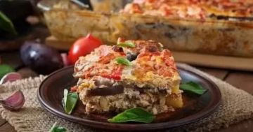 طريقة عمل المسقعة باللحم المفروم والجبن طريقة عمل المسقعة باللحم المفروم والجبن