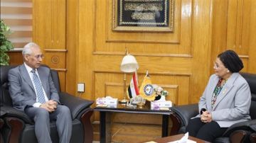 نائب وزير الصحة ورئيس جامعة المنيا يبحثان سبل تعزيز التعاون وخطة السكان والتنمية بالمحافظة لعام 2026 نائب وزير الصحة ورئيس جامعة المنيا يبحثان سبل تعزيز التعاون وخطة السكان والتنمية بالمحافظة لعام 2026