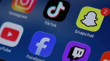 أخبار التكنولوجيا.. ببطارية عملاقة وتصميم يحاكي آيفون 17 برو وبخصم كبير.. الحق اشتري ساعة Apple Watch Series 11