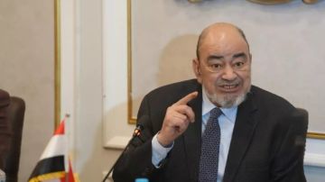 إسماعيل عبده: استجابة هيئة الشراء الموحد لمطالب موردي المستلزمات الطبية تعزز استقرار القطاع الصحي إسماعيل عبده: استجابة هيئة الشراء الموحد لمطالب موردي المستلزمات الطبية تعزز استقرار القطاع الصحي