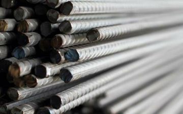 تراجع أسعار الحديد وارتفاع الأسمنت في السوق المصري اليوم الاثنين