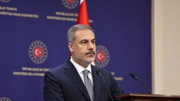 تركيا: نعارض الحل العسكري في إيران ولن نتهاون في استخدام العنف ضد طهران