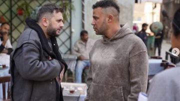مصطفى خاطر يشارك الجمهور كواليس الكينج مع محمد عادل إمام صور