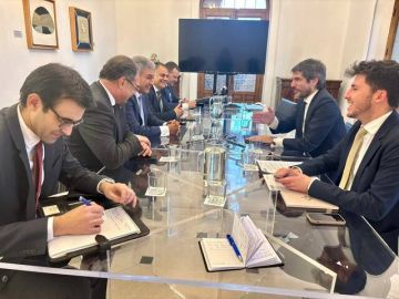 وزير السياحة المصري يبحث مع نظيره الأسباني تعزيز التعاون المشترك وزير السياحة المصري يبحث مع نظيره الأسباني تعزيز التعاون المشترك