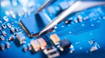 أسهم شركات تصنيع الرقائق الإلكترونية ترتفع مع بداية 2026