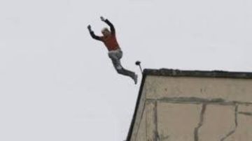 بسبب الوسواس القهري.. أجنبي ينهي حياته قفزا من الطابق الرابع بالهرم بسبب الوسواس القهري.. أجنبي ينهي حياته قفزا من الطابق الرابع بالهرم