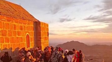 سانت كاترين بعيد الميلاد.. 834 سائحا يتوافدون لتسلق جبل موسى وزيارة المقدسات الدينية سانت كاترين بعيد الميلاد.. 834 سائحا يتوافدون لتسلق جبل موسى وزيارة المقدسات الدينية